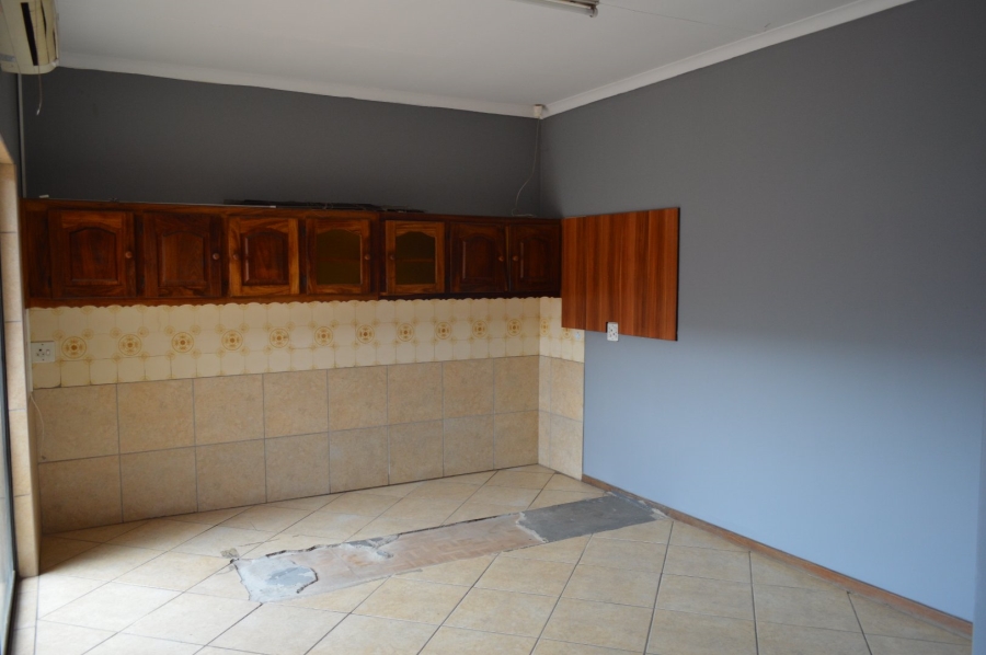 Commercial Property for Sale in Collerville North West